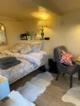 Luxury Shepherd Hut - The Nimrod