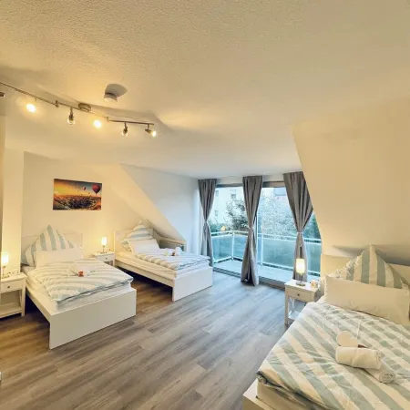 Apartment 4you Cologne-Frechen Отели в г. Фрехен
