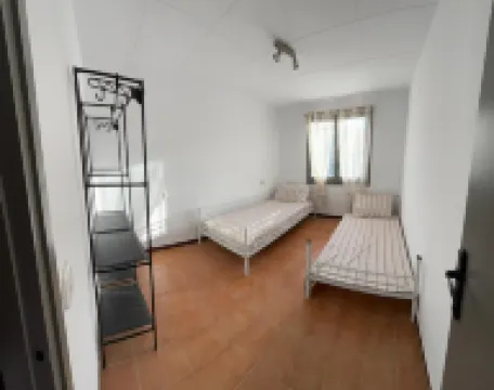 Casita moderna vacacional en roses