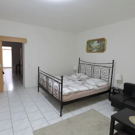 City Apartment 1 - Located directly in the pedestrian zone and Brühl Palace Park