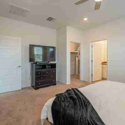 Valencia Crossings Rooms