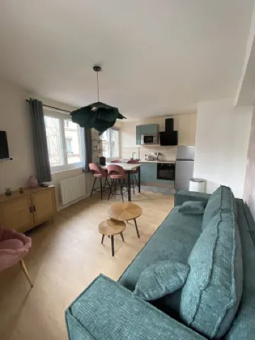 City center apartment sleeps 4