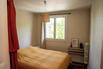 Quiet apartment with parking - 5 minutes by metro from Vieux Lyon Hotels in 9th arr.Vaise