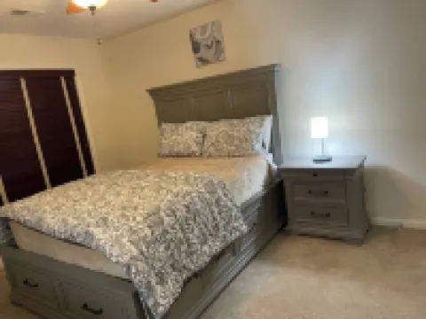 National Harbor- DC Suburbs- 3 bedrooms-Driveway Hotels in Fort Washington