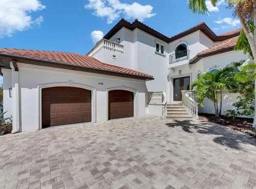 Luxury Waterfront Paradise in Apollo Beach