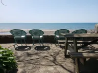 Waterfront cottage on the shores of Lake Erie. Beautiful lake front views! Hotels in Evans