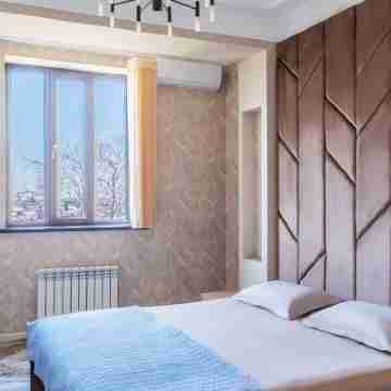 A new, clean, and cozy apartment in the city center. Rooms