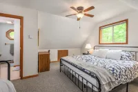 The Bear's House, Pet Friendly, Level 2 EV Charger