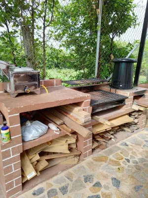 Cozy country retreat close to the mountains. Hotels in Sopetran