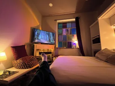 Amazingly Cozy Comfort Downtwn, Amphitheater, 2 min ferry & train station Hotels near University of Bridgeport