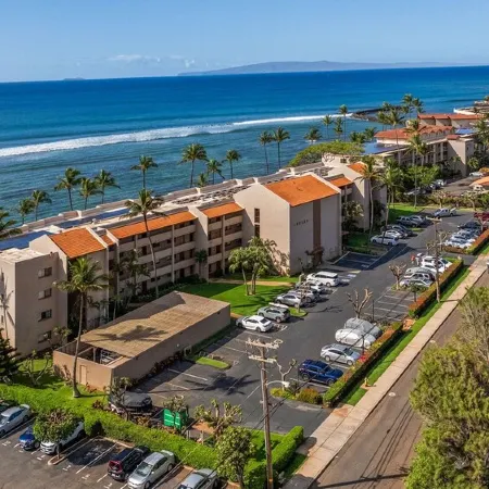 Paradise in Stunning Penthouse with A/C, parking, sleeps 6!Lauloa # 405