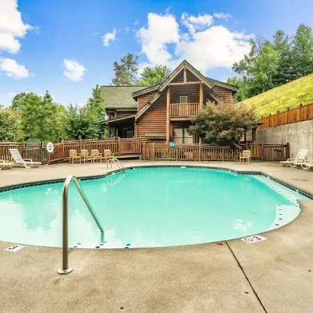 4Br Cabin with Mountain Views - Mins to Pkwy-Hot Tub