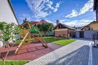 Luxury Chalet with private swimmingpool located in residential Saxon area Hotels in Cristian