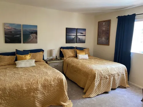 Charming 1-bdrm apartmt, 2 beds 3m to Bethel 1m to 5 w/private garden patio