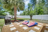 Spring Hill Home w/ Private Pool & Games! - Homestays