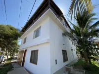 Punta Sal Beach house, WiFi, 1st floor+Grill Hotels in 