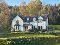 Lovely 3 Bedroom House, peaceful surrounds in Highland Perthshire- Pet Friendly! Hotel in zona Aberfeldy Golf Club