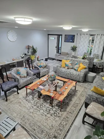 Cozy, lovely, and Charming 4-bedroom building in Everett with WiFi access