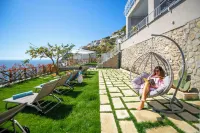 Villa Teresea: 3BR/3BA + Garden •Just steps from the beach-On the Main Road - Villas