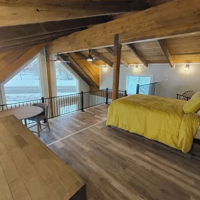 Modern Bunkhouse located in the heart of activity for large groups Hotel a Saint Anthony