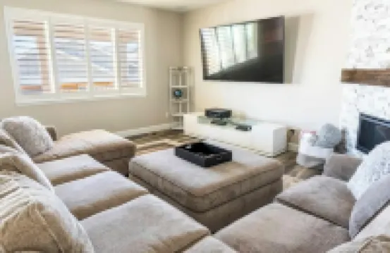 Upgraded Cozy, Spacious Family Friendly Home