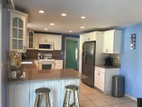 Charming 2-bedroom house in delightful Toms River with fitness room, WiFi
