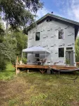 Private house on wooded acreage