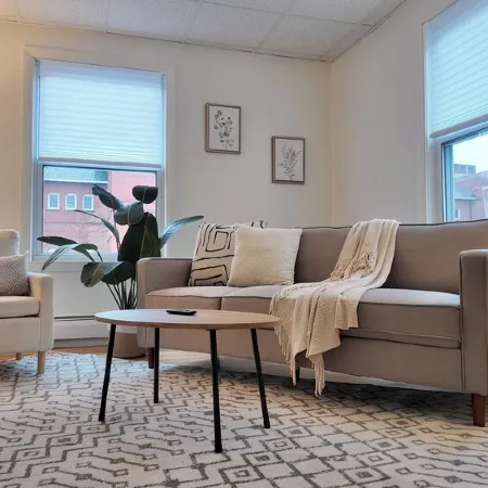 Newly Refreshed 3bd Spacious Unit Minutes from 290