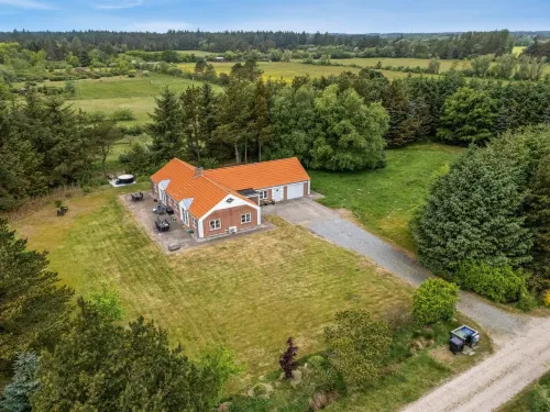 "Marlise" - 2.5km from the Sea