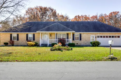 Charming Paris Home w/ Porch: Hunt + Unwind! - 3-Star