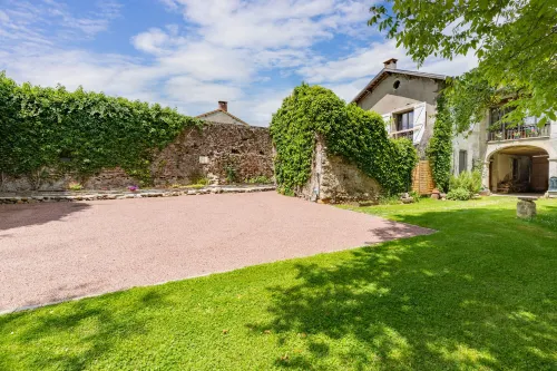 Le Repos du Poète فنادق في Rejaumont