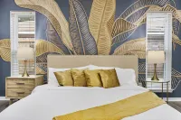 Luxury Escape - Pool, Hot Tub, Arcade, Games, BBQ & Outdoor Lounge! Hotels near Target
