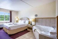 Rodeway Inn Branson, Brick House - parking