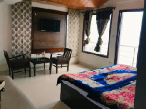 Hotel Holiday Plaza Dalhousie - Near Ghandhi Chowk Mall Road Hotels in Chamba