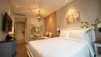 Celine Living - Central