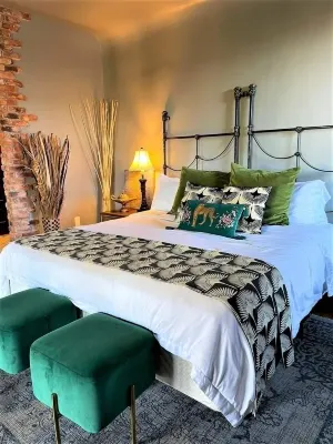 Stylish Casa Mina Downtown Free Parking Hotels near UBH
