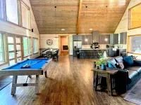 Whispering Winds Spacious Hochatown Cabin Near Beavers Bend Sleeps 22 Game Room Hot Tub - Apartments