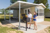 Red Shoes RV Park and Chalets Hotels in Kinder