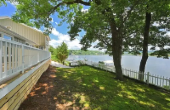 Smith Lake Home-Great Location- New Bentley Tritoon Available