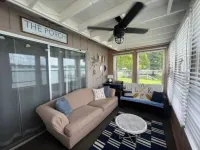 Live & Love Life on the Lake at Sunset Cottage!