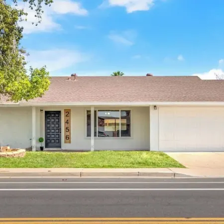 Stunning Gilbert Home w/ Heated Pool and Hot Tub