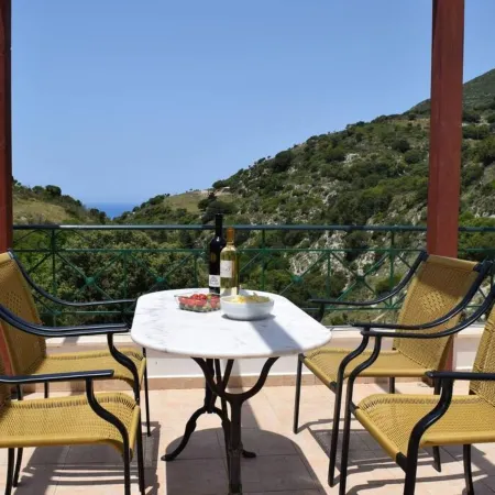 Villa Verde with Outdoor Jacuzzi