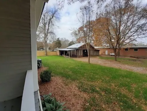 Senoia Farmhouse close to town, the home of The Walking Dead.