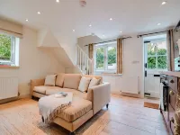 Cottage in Painswick near Cotswold Way