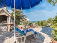 Apartments Lilly - Two Bedroom Apartment with Terrace and Sea View - Wifi