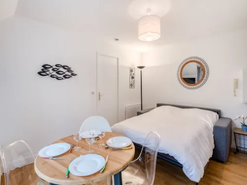 Apartment in Port-en-Bessin near Seashore