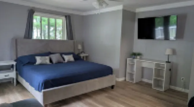 Lake Huron Retreat • Sandy Private Lake Huron Beach • Pet Friendly