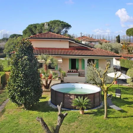 Holiday Home in Versilia near Sandy Beaches