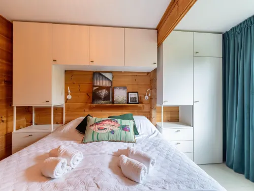 Holiday Home by Zuidlaardermeer with Jetty Các khách sạn ở Kropswolde