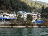 StayApart I the Maple Residences - Lake Front